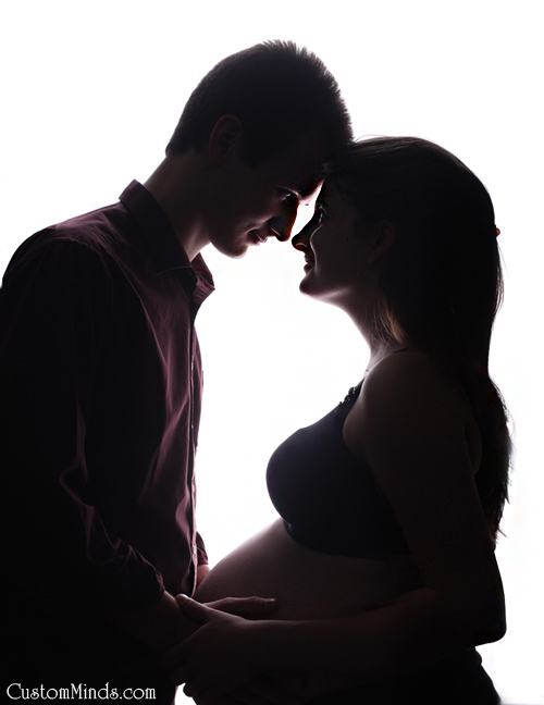 husband and wife while expecting